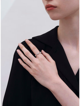 FEMME ウィメンズ "b."ロゴ フラワーモチーフ パール リング "Double bloom" シルバー