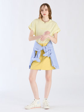 To b. by agnès b. 【Outlet】ロゴ プリント コットン マカロン Tシャツ イエロー