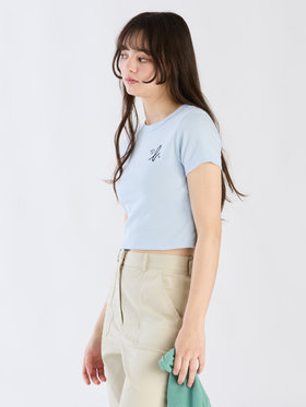 To b. by agnès b. 【Outlet】"To b."ロゴ コットン 半袖 クロップド Tシャツ ライトブルー