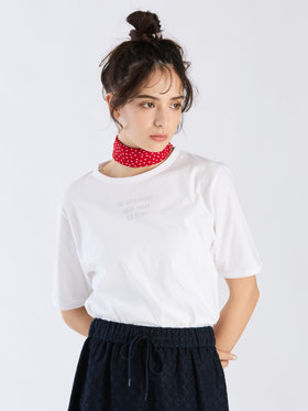 To b. by agnès b. 【Outlet】メッセージ プリント 半袖 Tシャツ "Le premier qui voit la mer" ホワイト