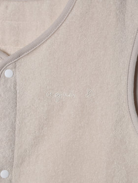 ENFANT ベビー agnes b. × UCHINO ベビー ロゴ コットン パイル スリーパー ベージュ