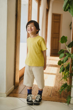 ENFANT ユニセックス キッズ "b." ロゴ スター コットン 半袖 Tシャツ "Domi" イエロー