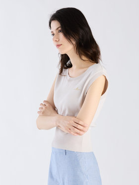 FEMME ウィメンズ 【Outlet】”b.” ロゴ刺繍 コットンニット ベスト ”Ovaline” ベージュ系その他