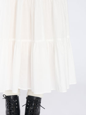 To b. by agnès b. コットン フォーティアード スカート ホワイト