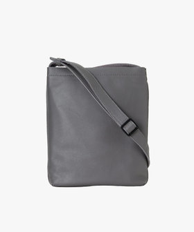 VOYAGE メンズ バッグ＆ウォレット レザー スモール ショルダーバッグ "Peter" PAH02Z-03 グレー