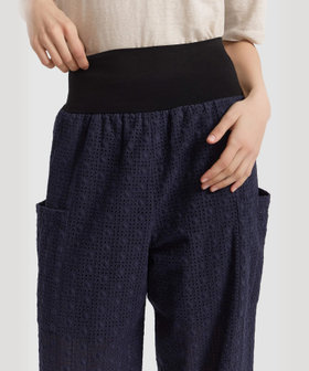 FEMME ウィメンズ プリント コットン ワイドパンツ "Matis" ネイビー