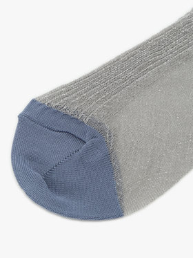 To b. by agnès b. バイカラー グリッター ソックス シルバー