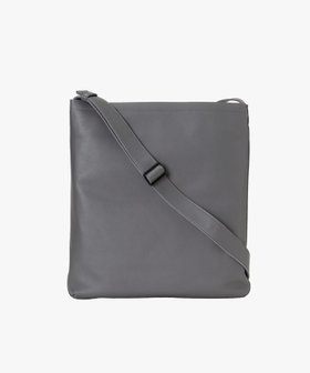 VOYAGE メンズ バッグ＆ウォレット レザー ラージ ショルダーバッグ "Peter" PAH02Z-02 グレー