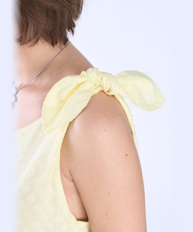 To b. by agnès b. フラワー コットン カット ジャカード ワンピース イエロー