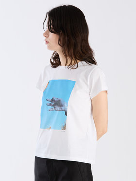 FEMME ウィメンズ プリント コットン 半袖 アーティスト Tシャツ "Jiro Konami" ホワイト