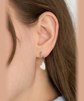 To b. by agnès b. カラーハート ピアス ホワイト