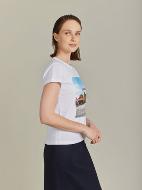 FEMME ウィメンズ プリント コットン 半袖 アーティスト Tシャツ "Francois Prost" ホワイト