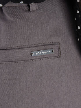 To b. by agnès b. ツイル ストレッチ タックパンツ グレー
