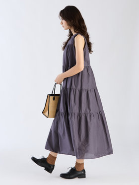 To b. by agnès b. 【Outlet】ブイネックティアードドレス チャコールグレー