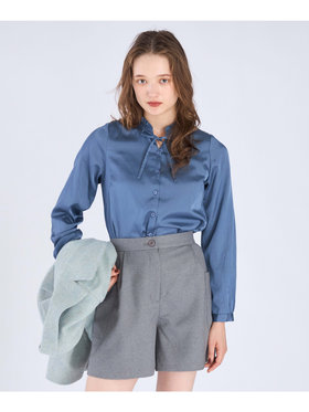 To b. by agnès b. 【Outlet】サテン ロングスリーブ フリル ブラウス ブルー