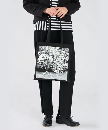 【by R 限定品】agnes b. フォトプリント コットン トートバッグ "Sakura"