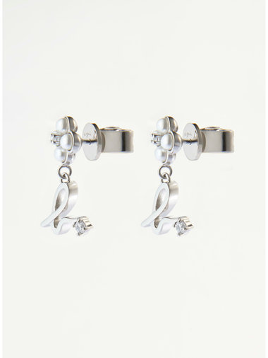 "b."ロゴ フラワーモチーフ パール ピアス "Double bloom"