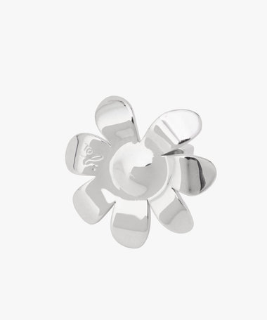 フラワー ピアス