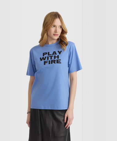 プリント コットン 半袖 Tシャツ "Play with Fire"